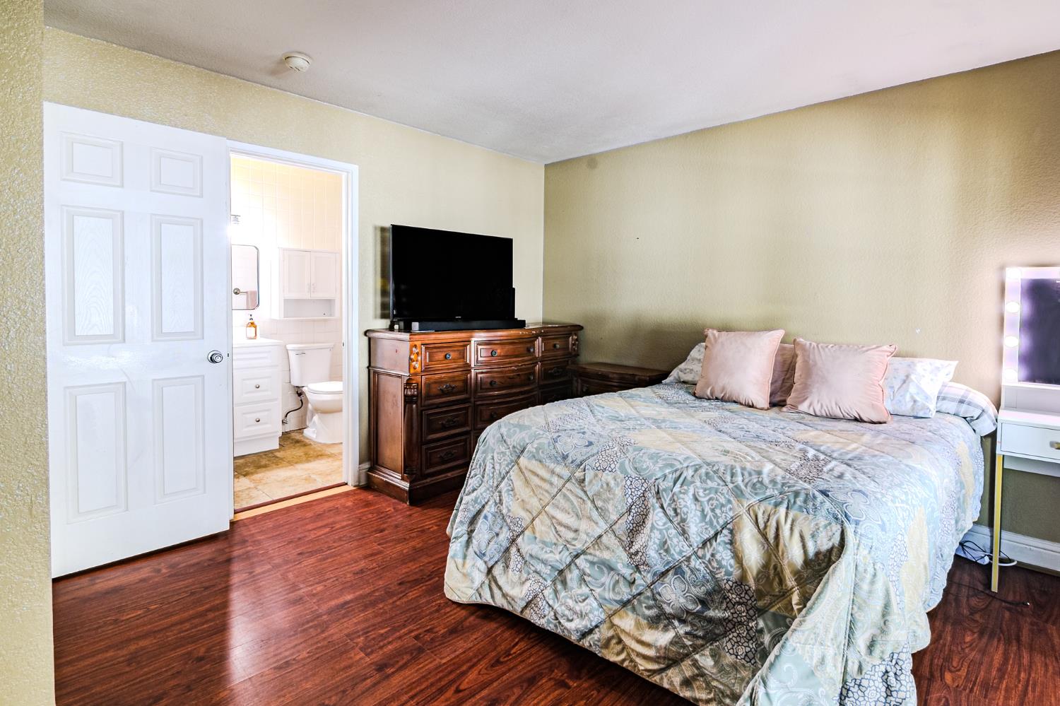 205 Carmillita Way, Modesto, CA 95354