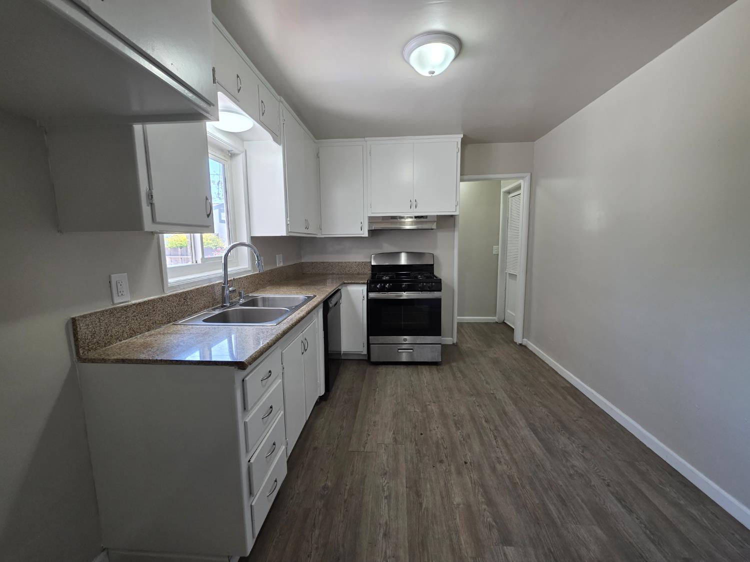 1416 Tully Rd, Modesto, CA 95350