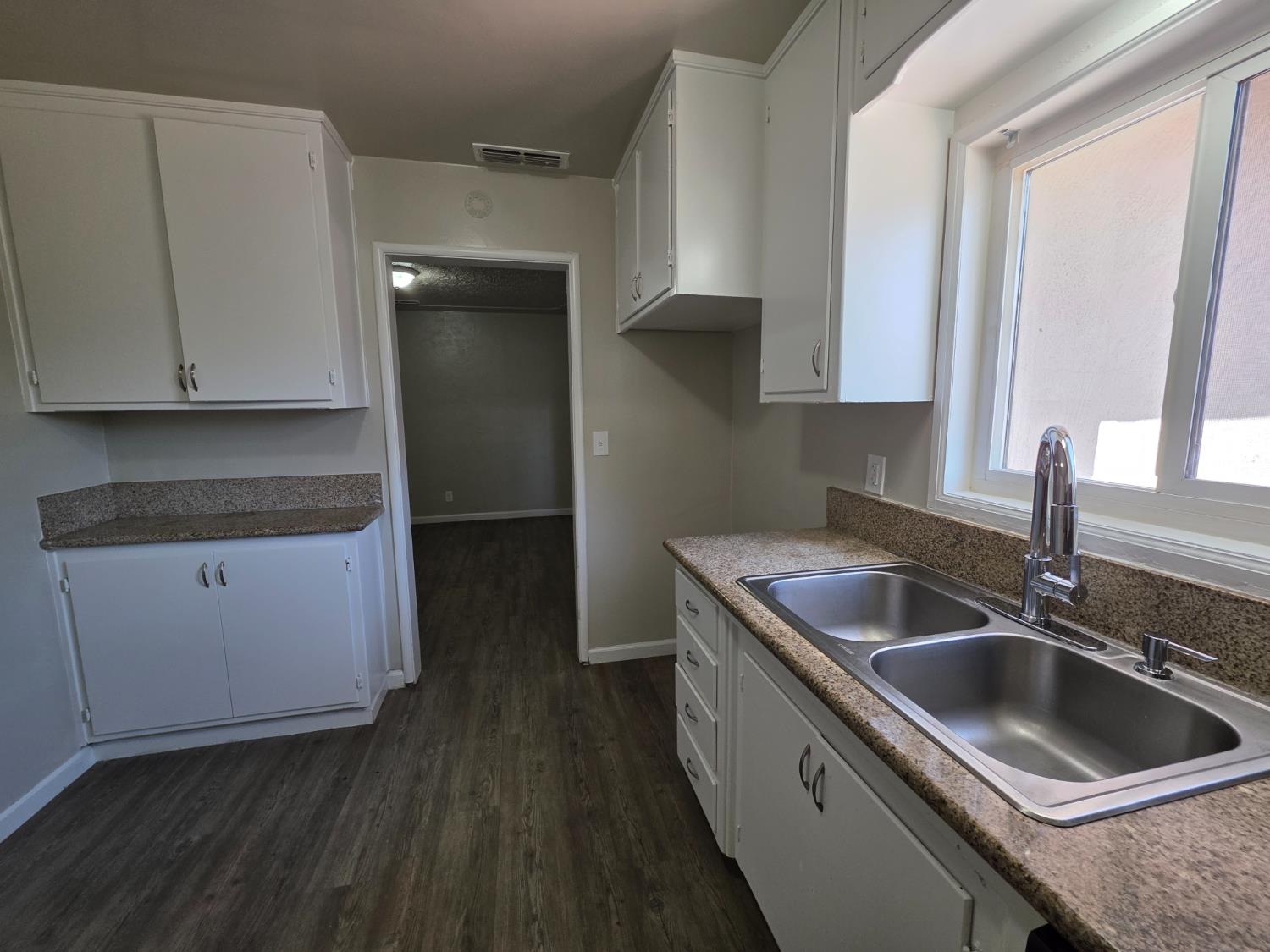 1416 Tully Rd, Modesto, CA 95350