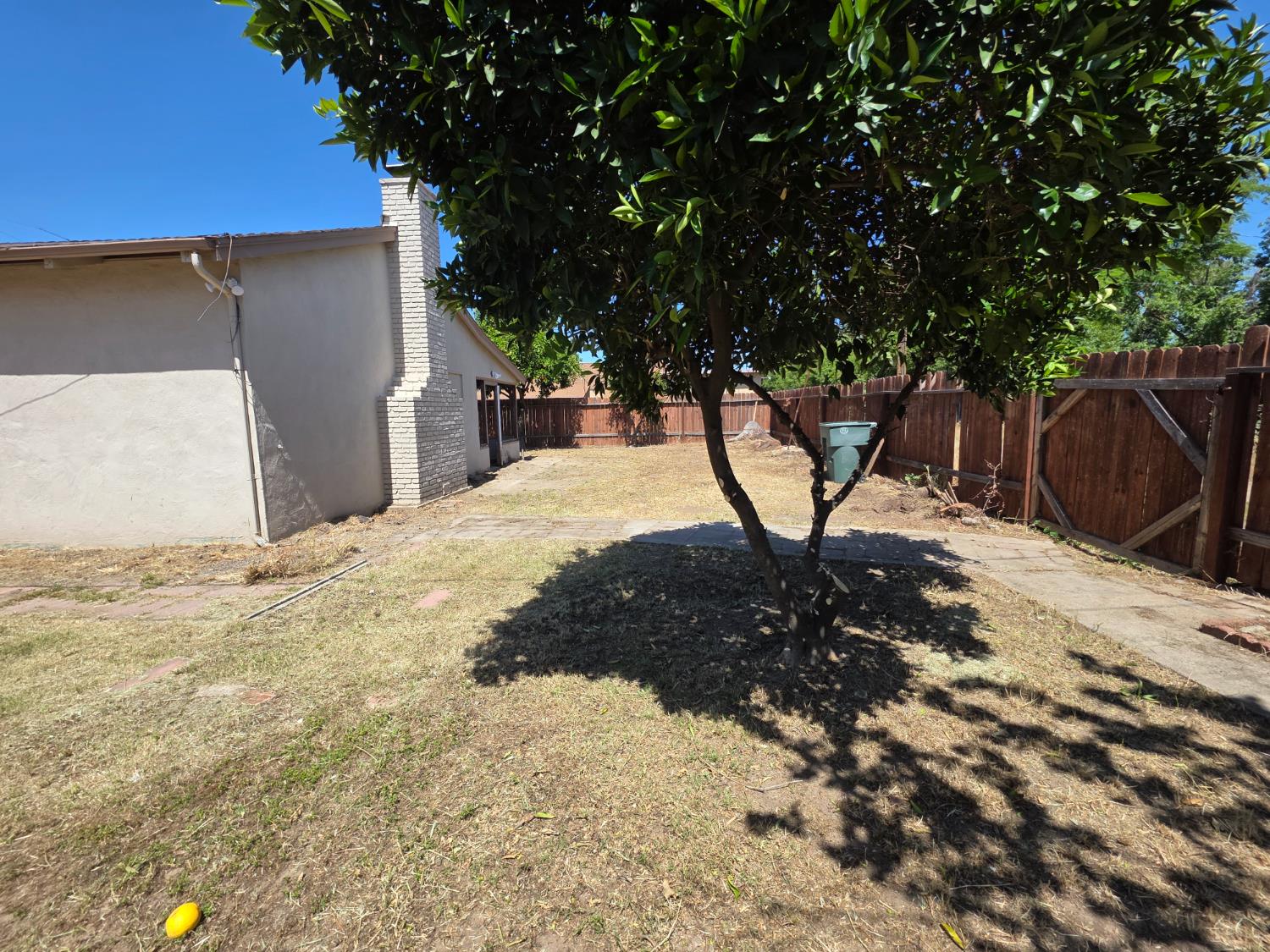 1416 Tully Rd, Modesto, CA 95350