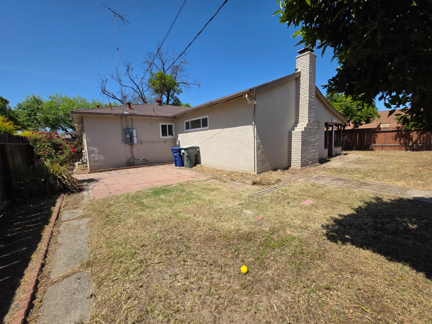 1416 Tully Rd, Modesto, CA 95350