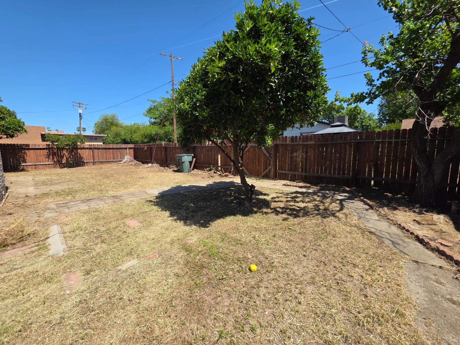 1416 Tully Rd, Modesto, CA 95350