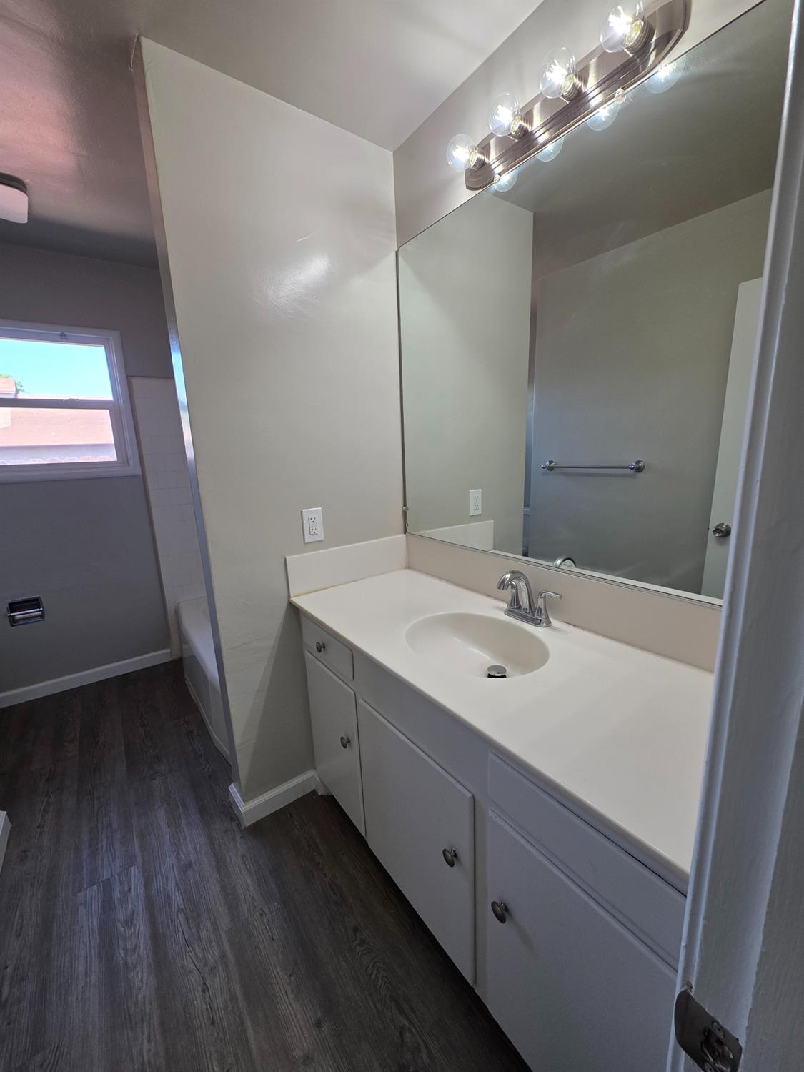 1416 Tully Rd, Modesto, CA 95350