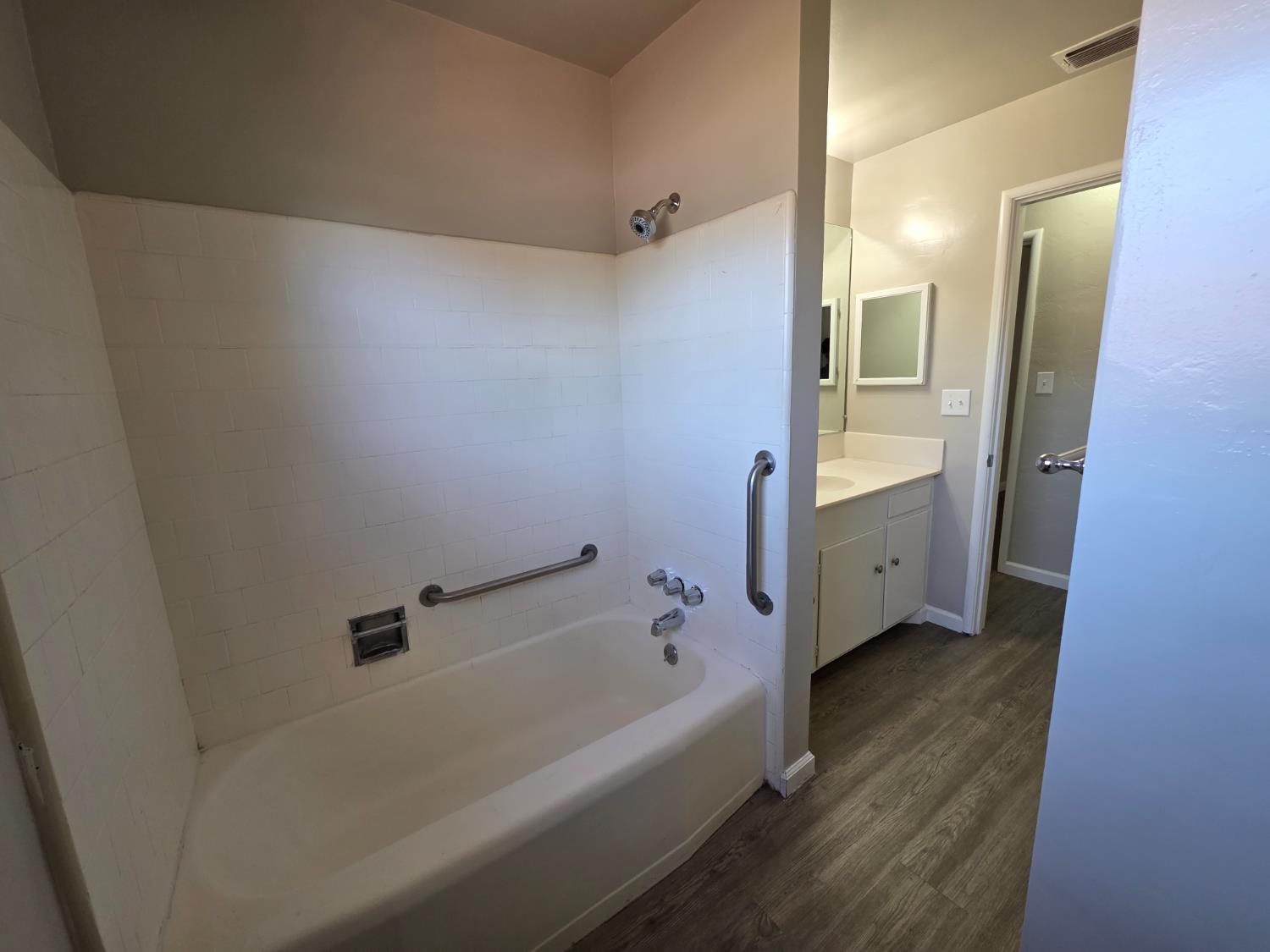 1416 Tully Rd, Modesto, CA 95350