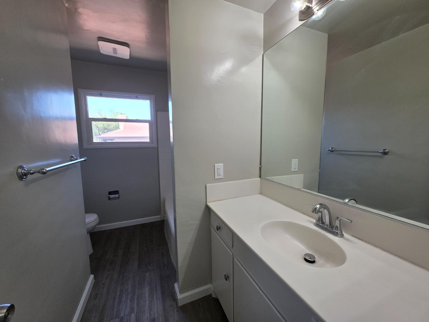 1416 Tully Rd, Modesto, CA 95350