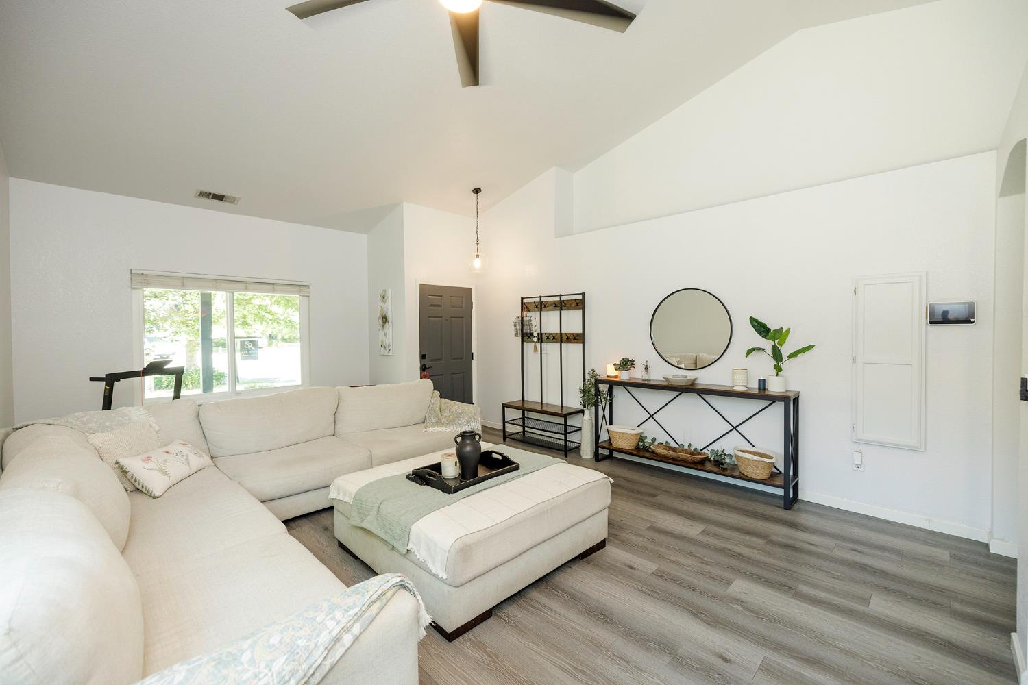 1336 NW Tranquil Ln, Ceres, CA 95307