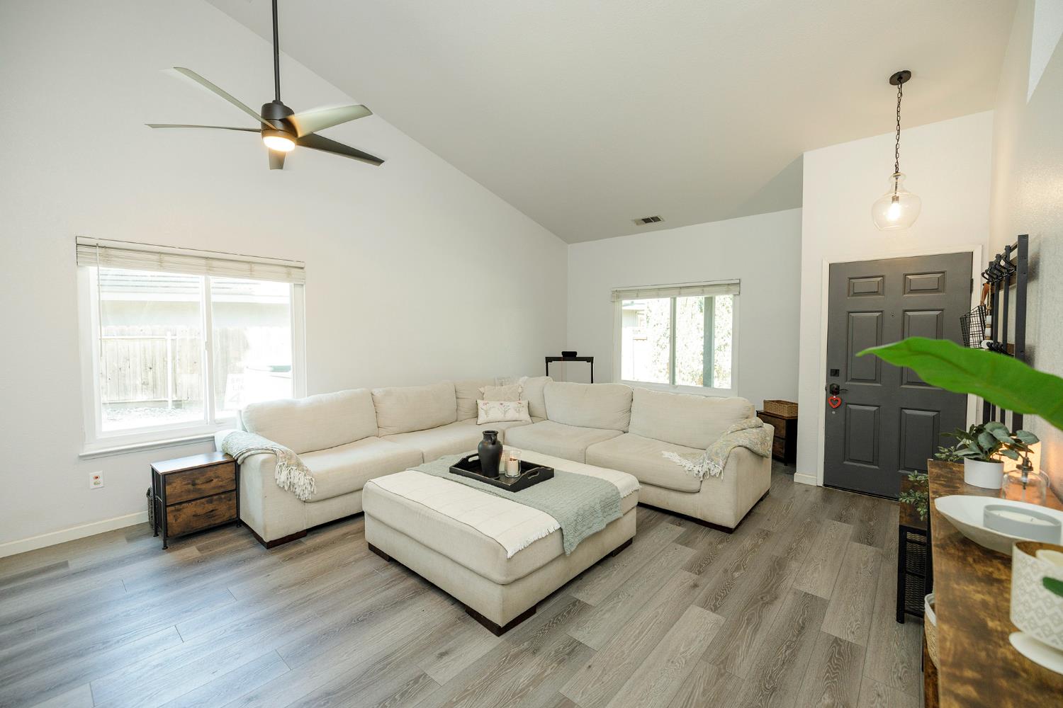 1336 NW Tranquil Ln, Ceres, CA 95307