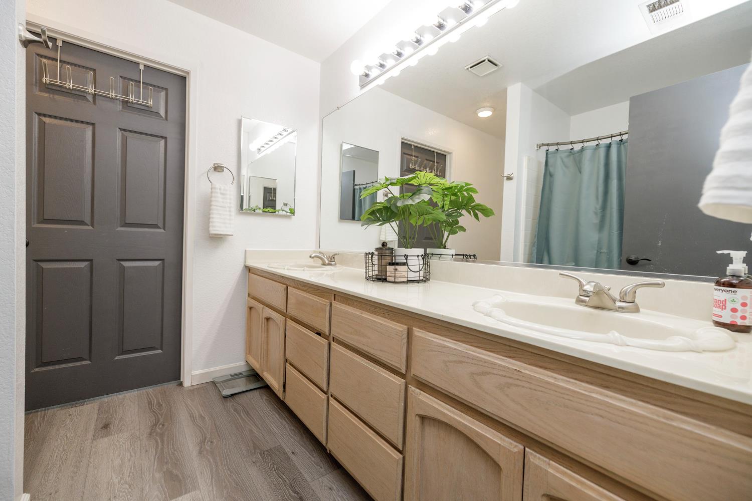 1336 NW Tranquil Ln, Ceres, CA 95307