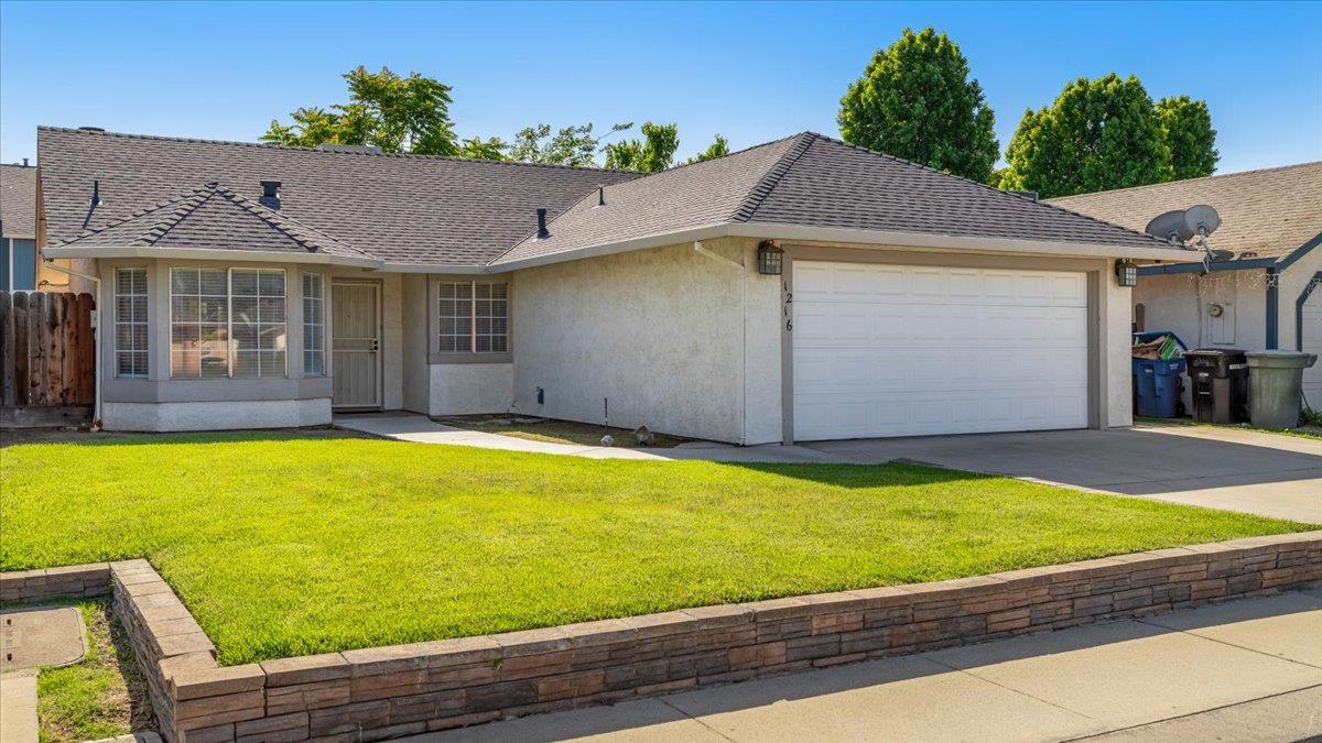 1216 Rolls Royce Ln, Modesto, CA 95351