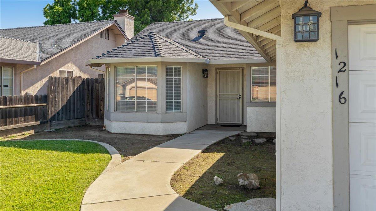 1216 Rolls Royce Ln, Modesto, CA 95351