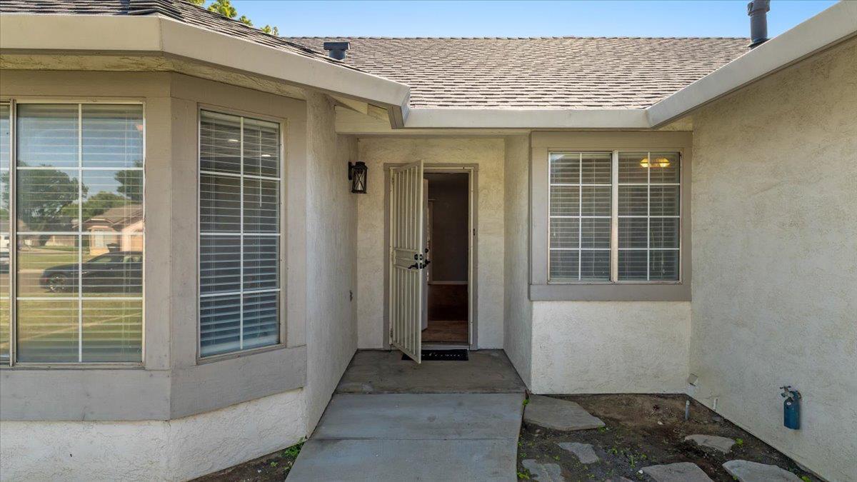 1216 Rolls Royce Ln, Modesto, CA 95351