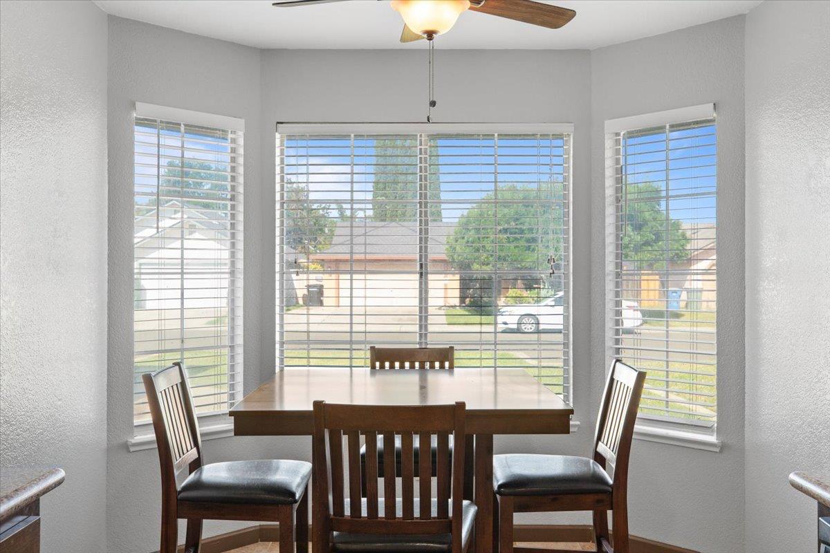 1216 Rolls Royce Ln, Modesto, CA 95351