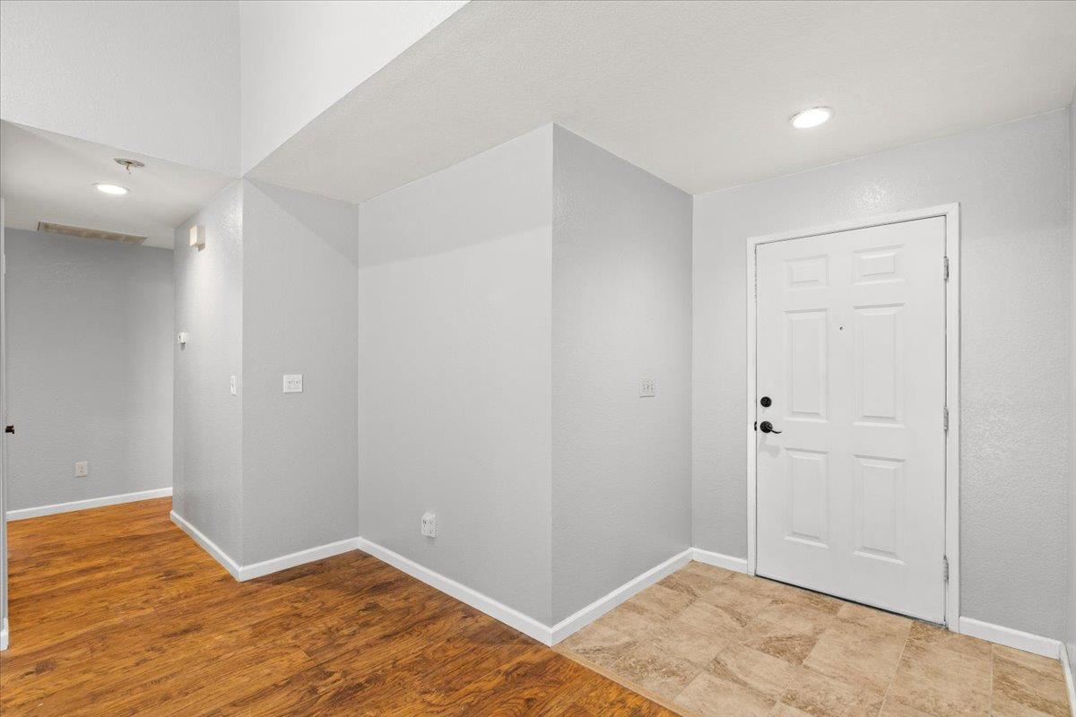 1216 Rolls Royce Ln, Modesto, CA 95351