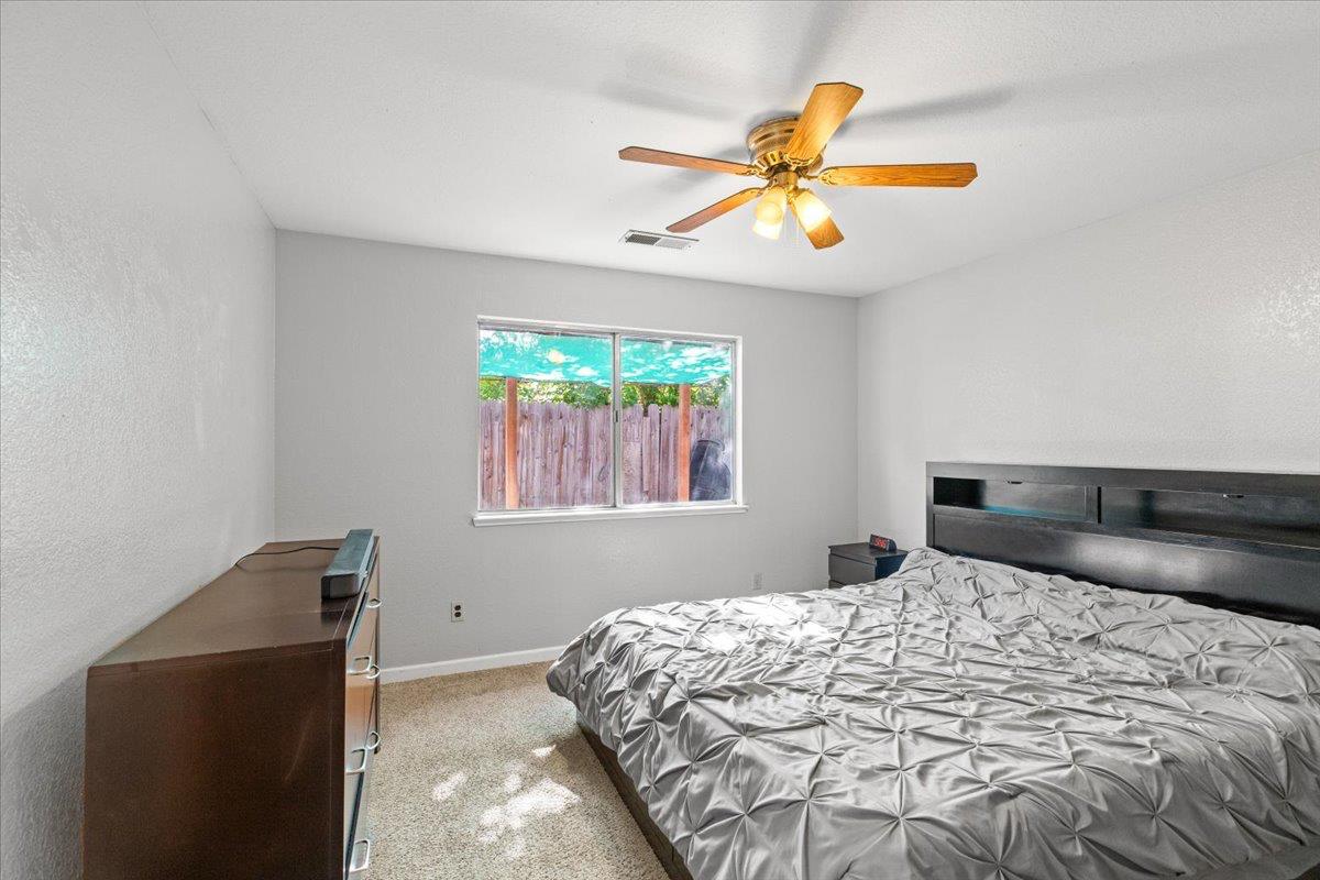 1216 Rolls Royce Ln, Modesto, CA 95351