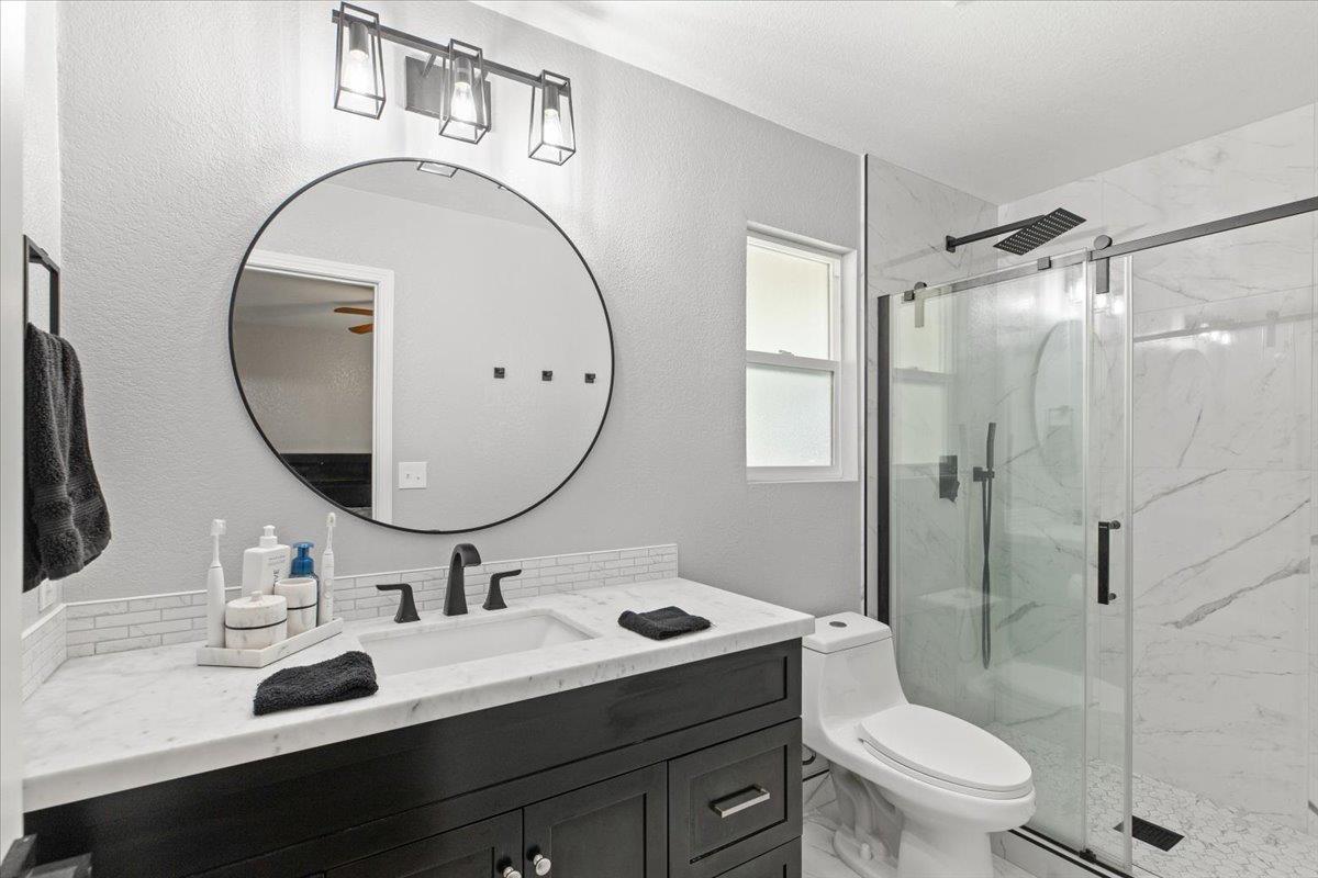 1216 Rolls Royce Ln, Modesto, CA 95351