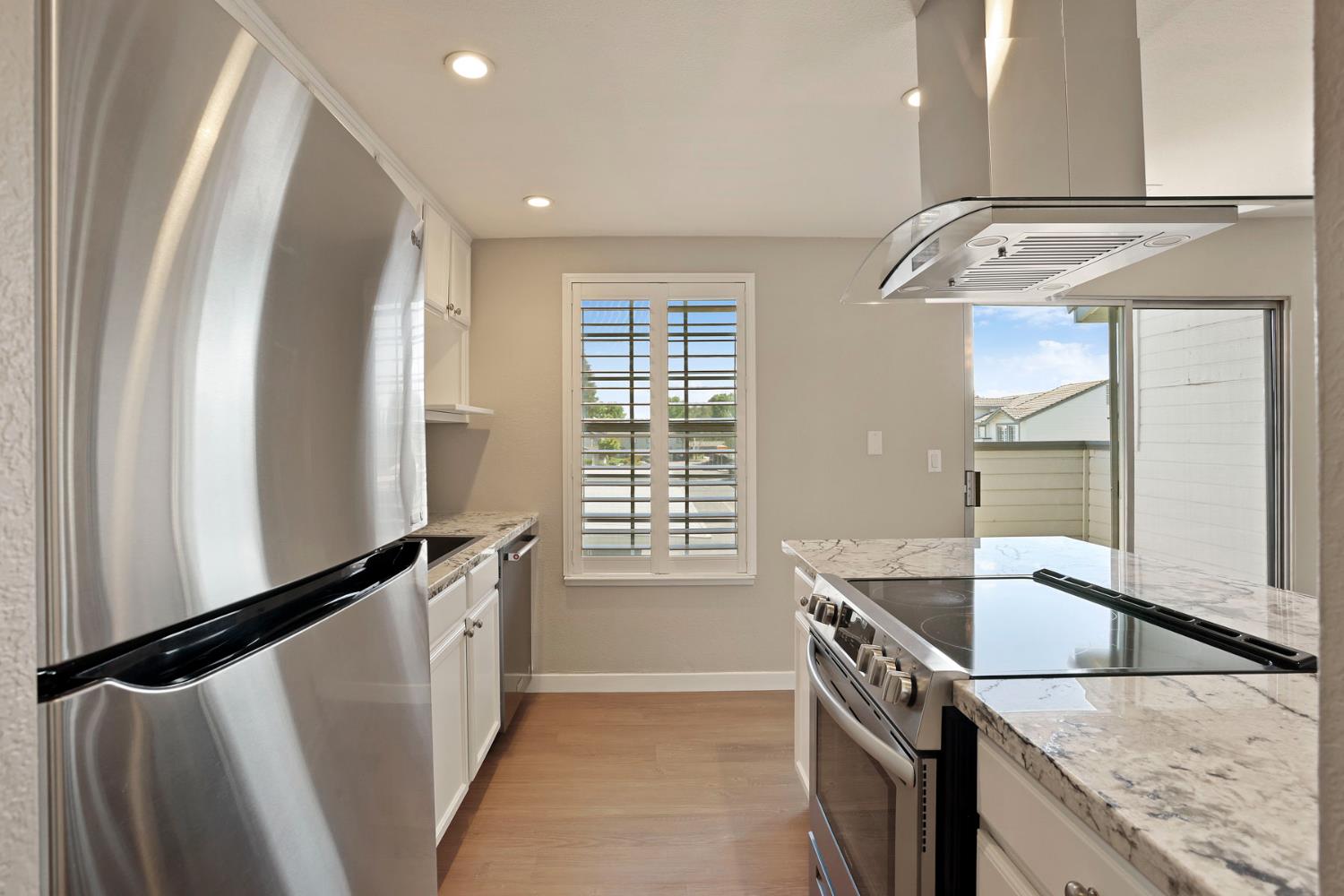 3905 Dale Rd #E, Modesto, CA 95356