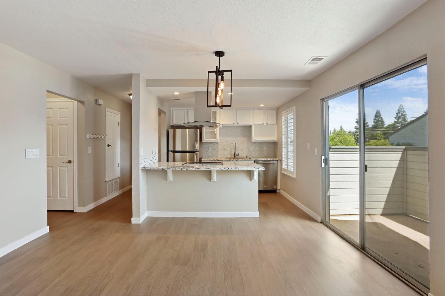 3905 Dale Rd #E, Modesto, CA 95356