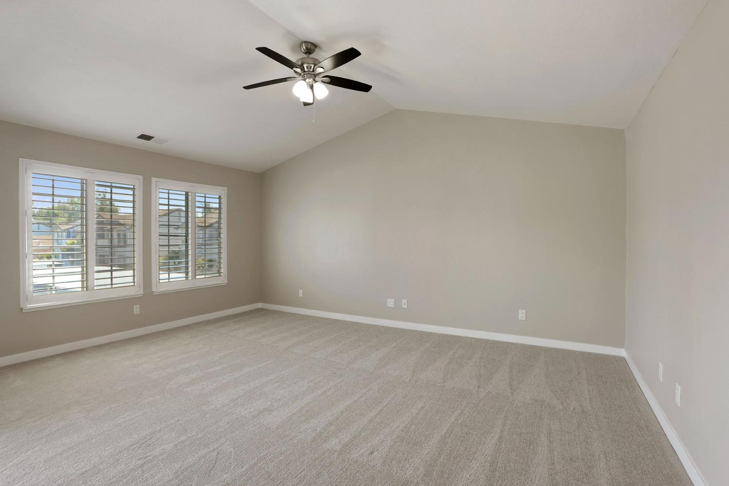 3905 Dale Rd #E, Modesto, CA 95356