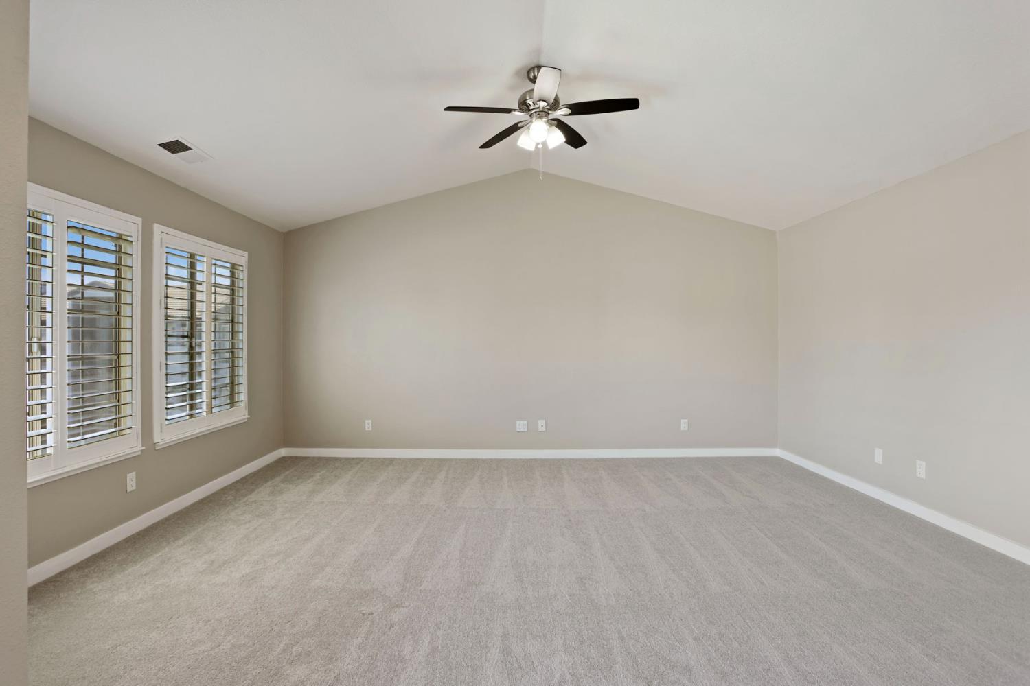 3905 Dale Rd #E, Modesto, CA 95356