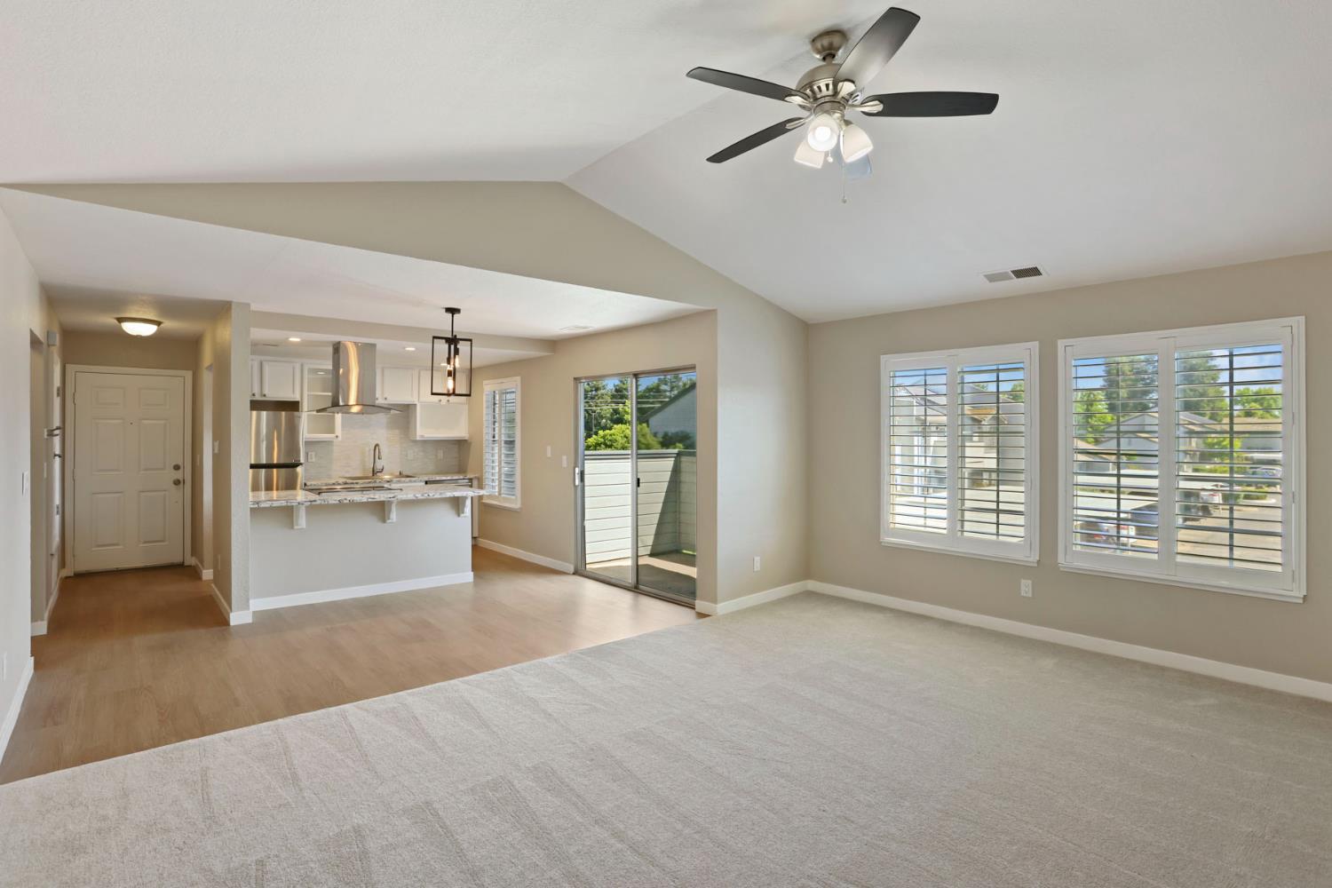 3905 Dale Rd #E, Modesto, CA 95356