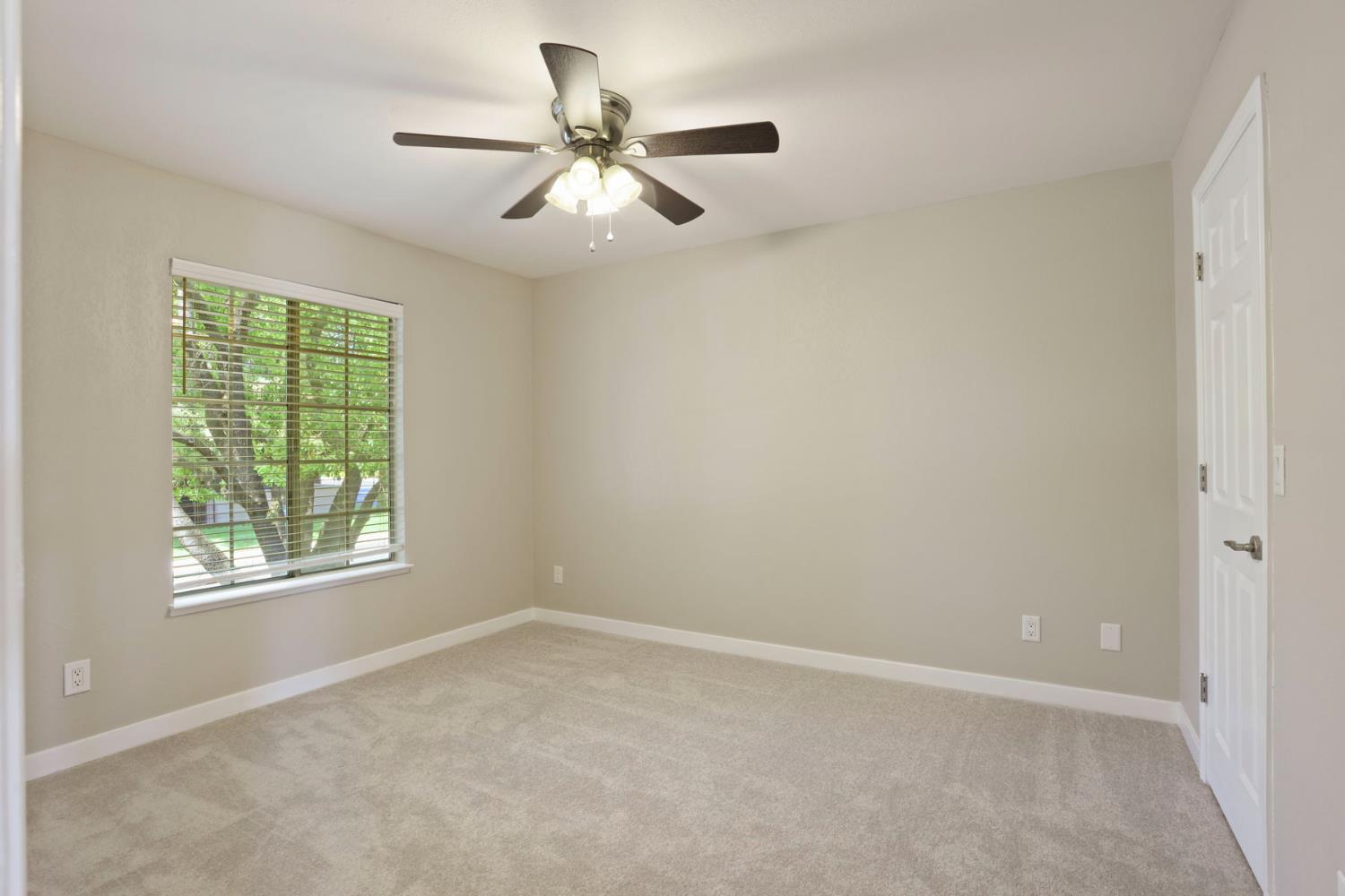 3905 Dale Rd #E, Modesto, CA 95356