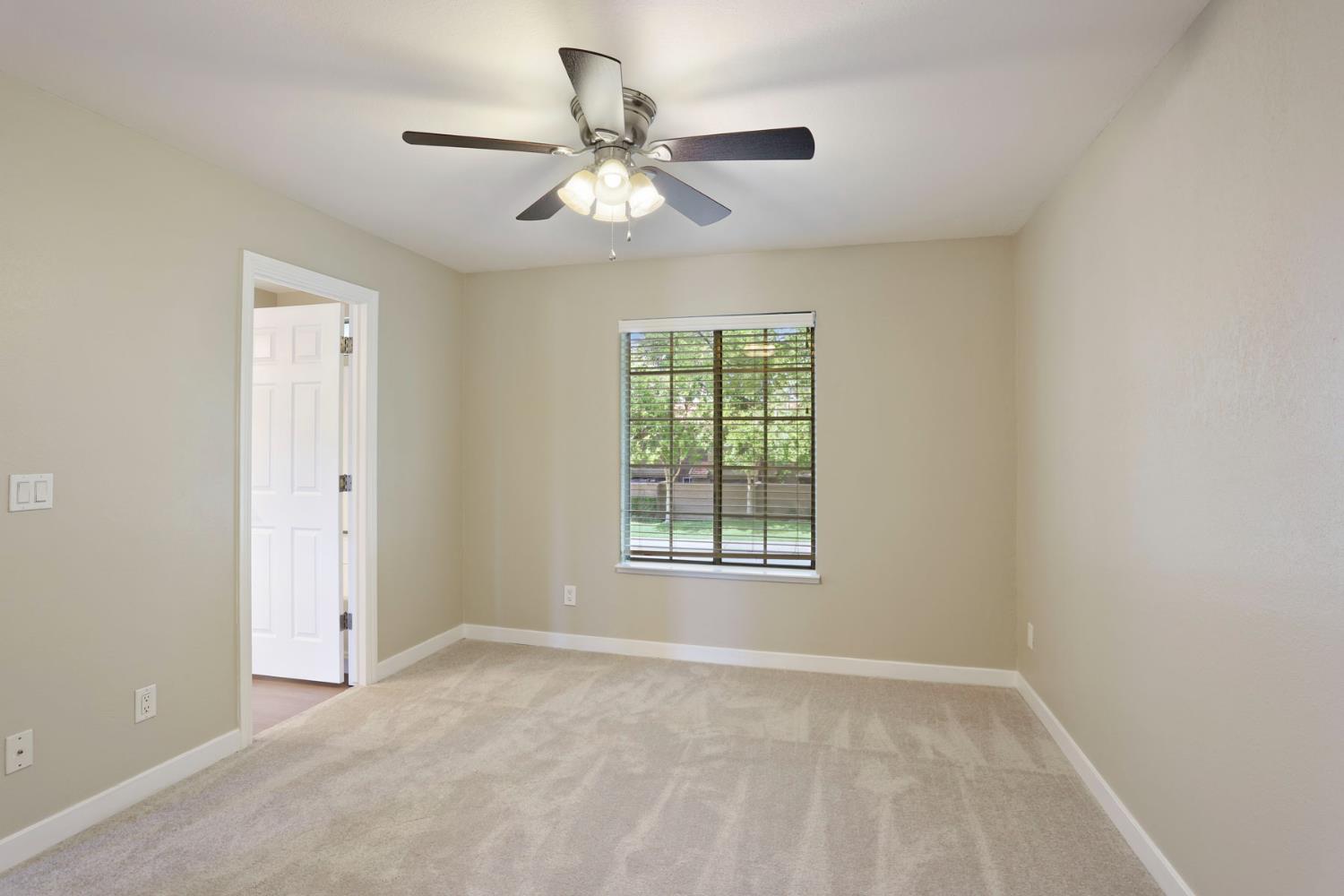 3905 Dale Rd #E, Modesto, CA 95356