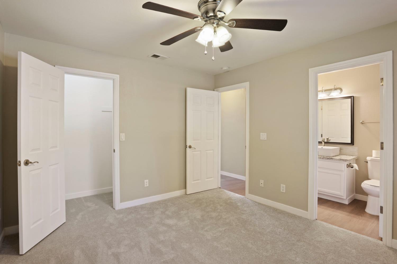 3905 Dale Rd #E, Modesto, CA 95356