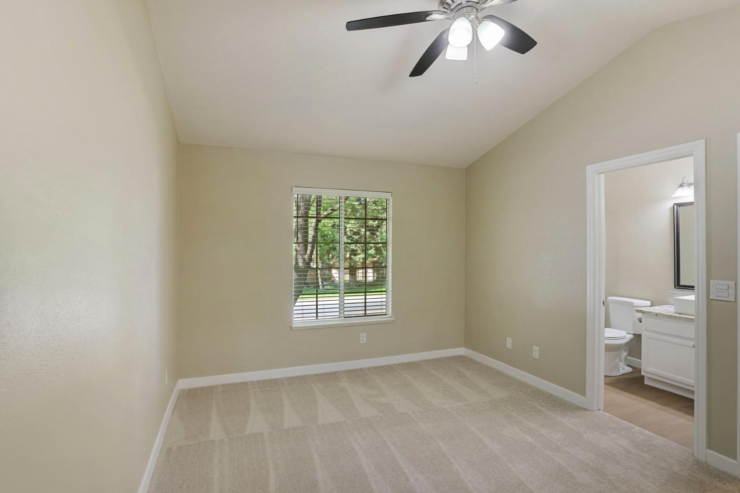 3905 Dale Rd #E, Modesto, CA 95356