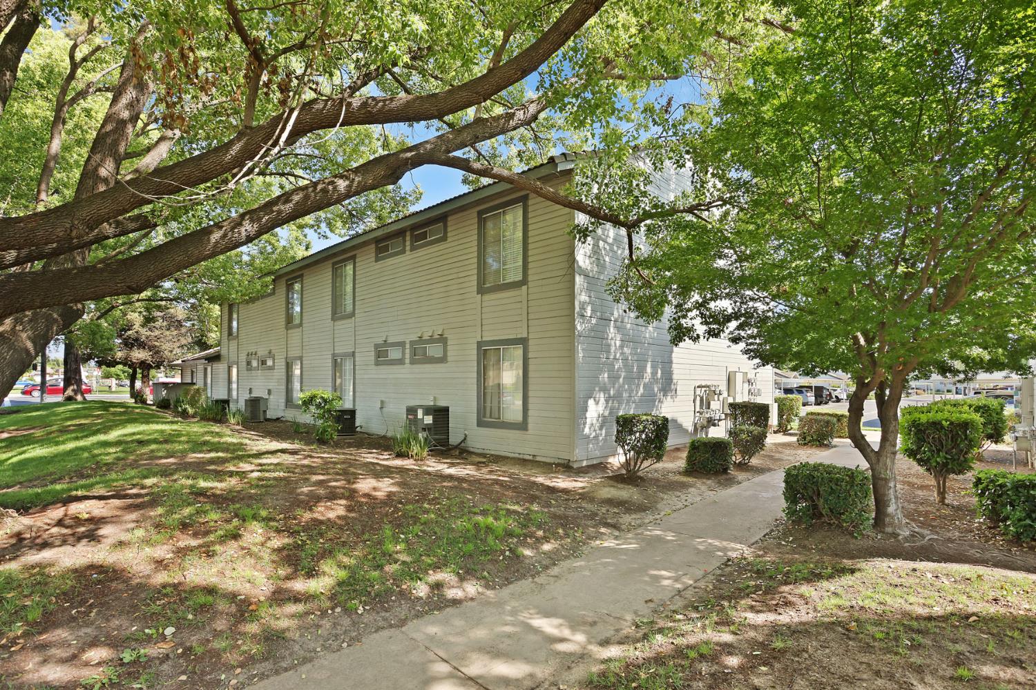 3905 Dale Rd #E, Modesto, CA 95356