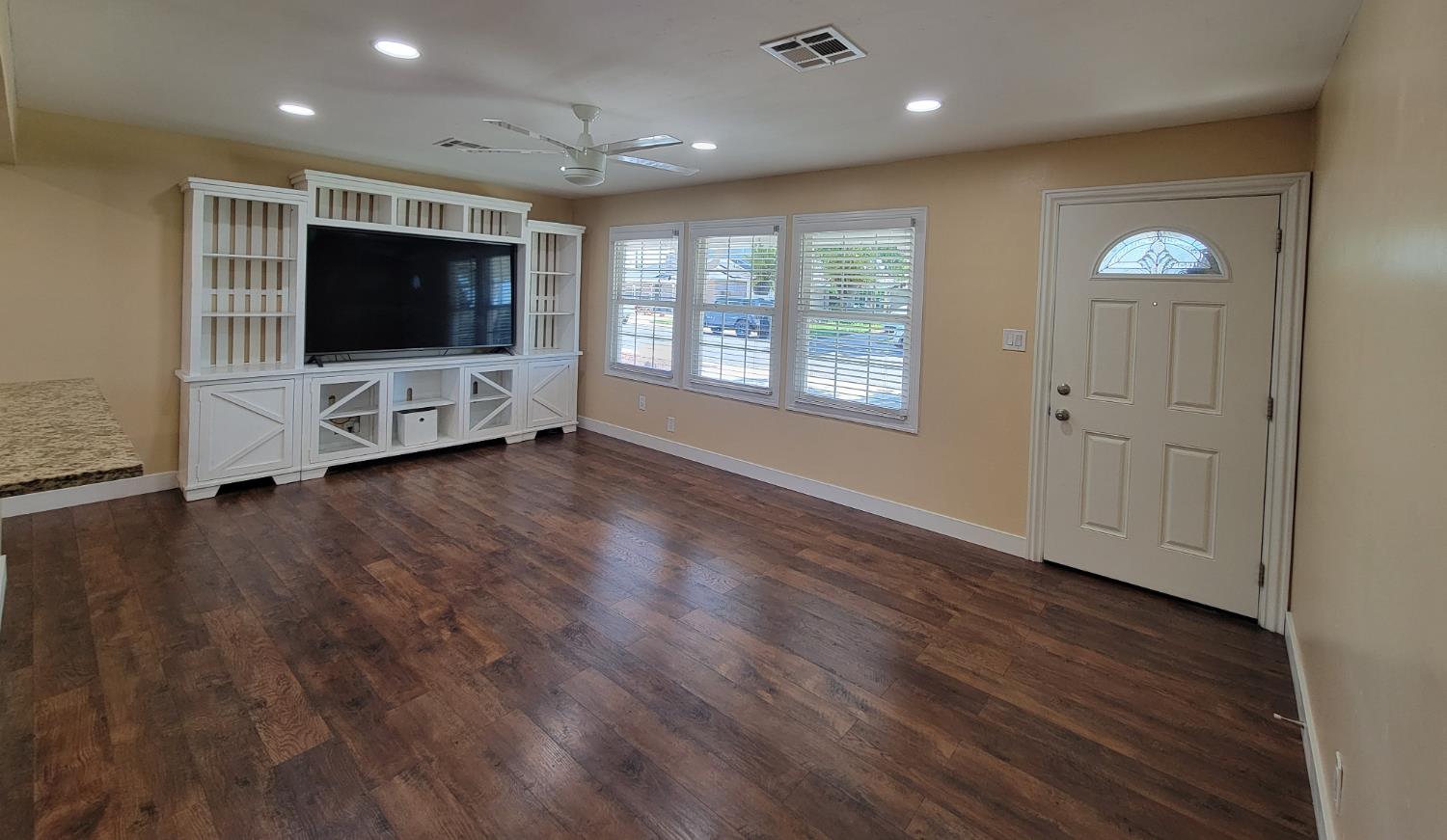 517 Fir St, Manteca, CA 95336