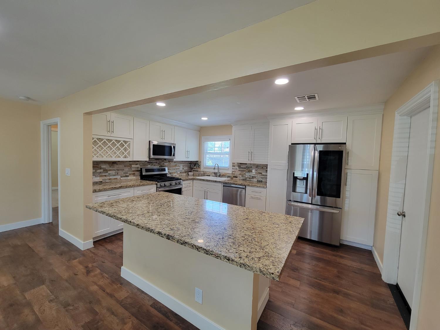 517 Fir St, Manteca, CA 95336