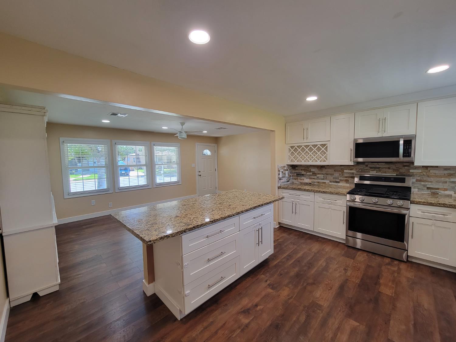 517 Fir St, Manteca, CA 95336