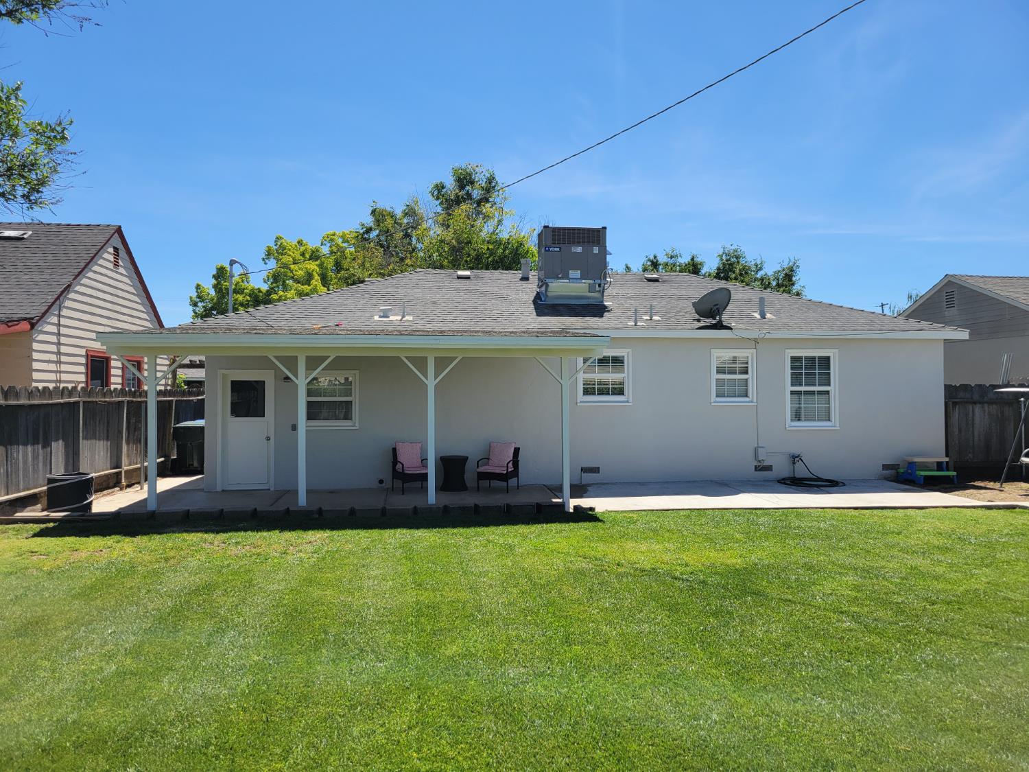 517 Fir St, Manteca, CA 95336