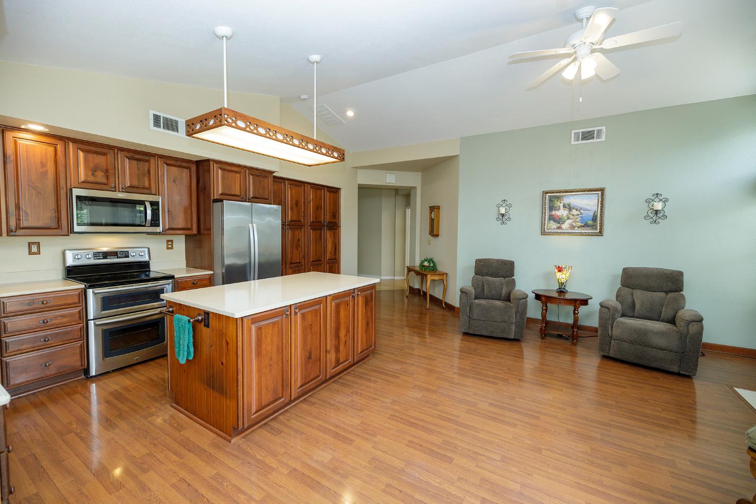 3817 Wilkesboro Ave, Modesto, CA 95357