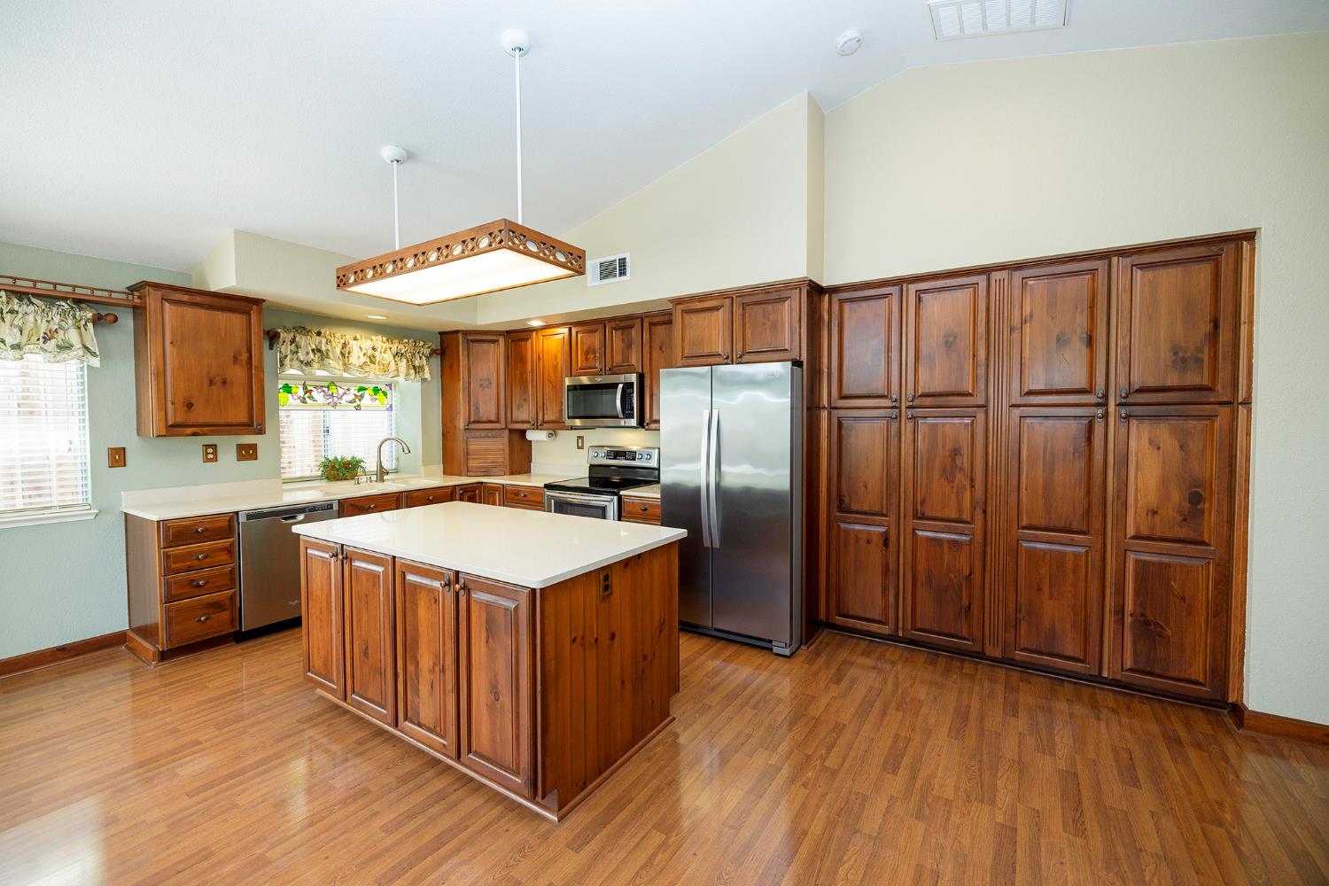 3817 Wilkesboro Ave, Modesto, CA 95357
