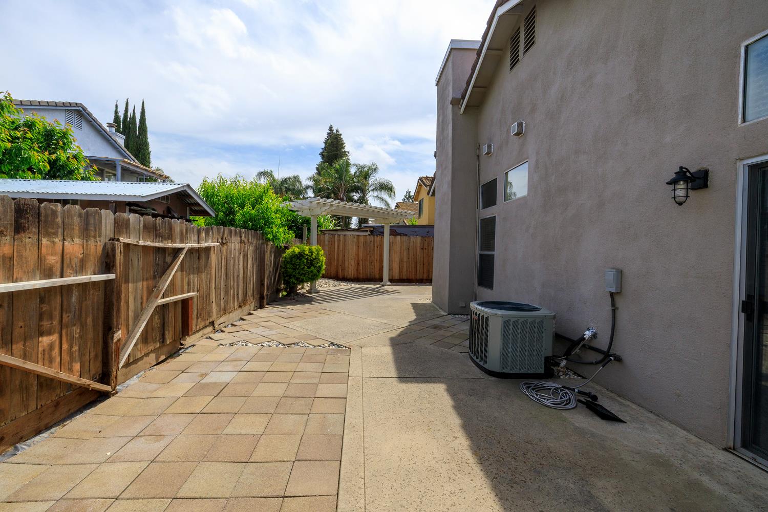 3817 Wilkesboro Ave, Modesto, CA 95357