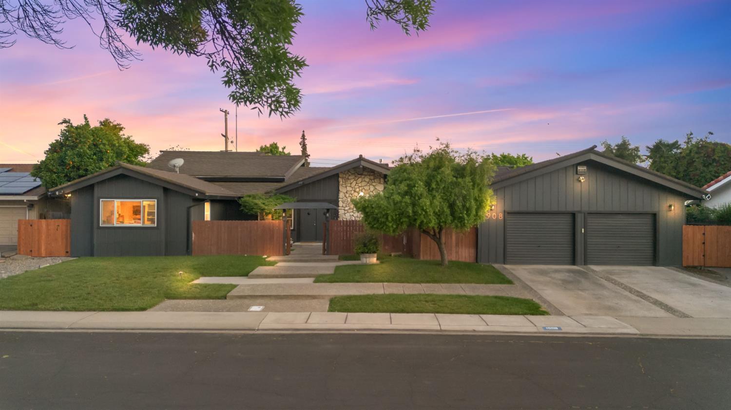 1908 Chelwood, Modesto, CA 95355