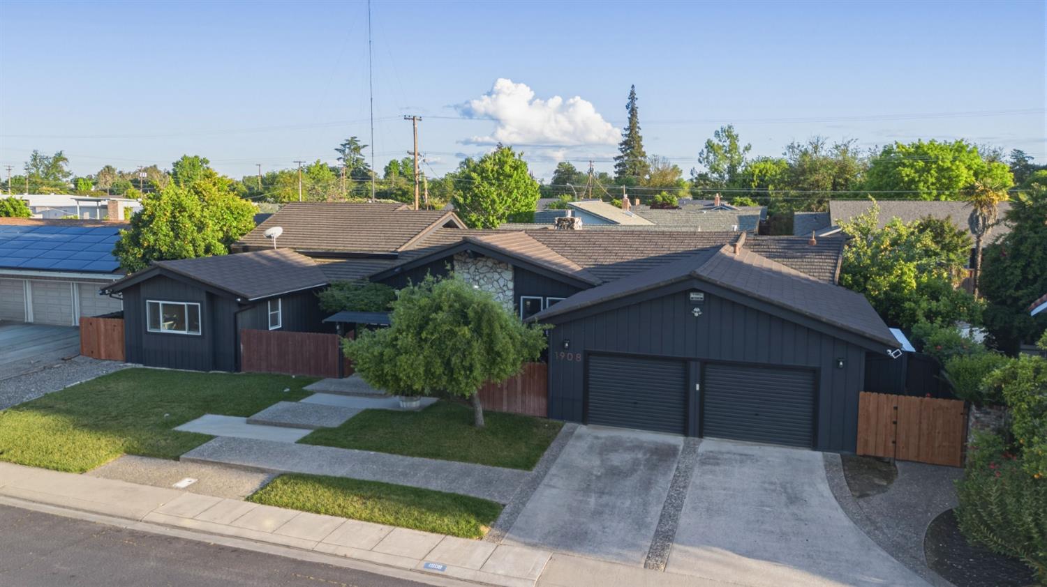 1908 Chelwood, Modesto, CA 95355