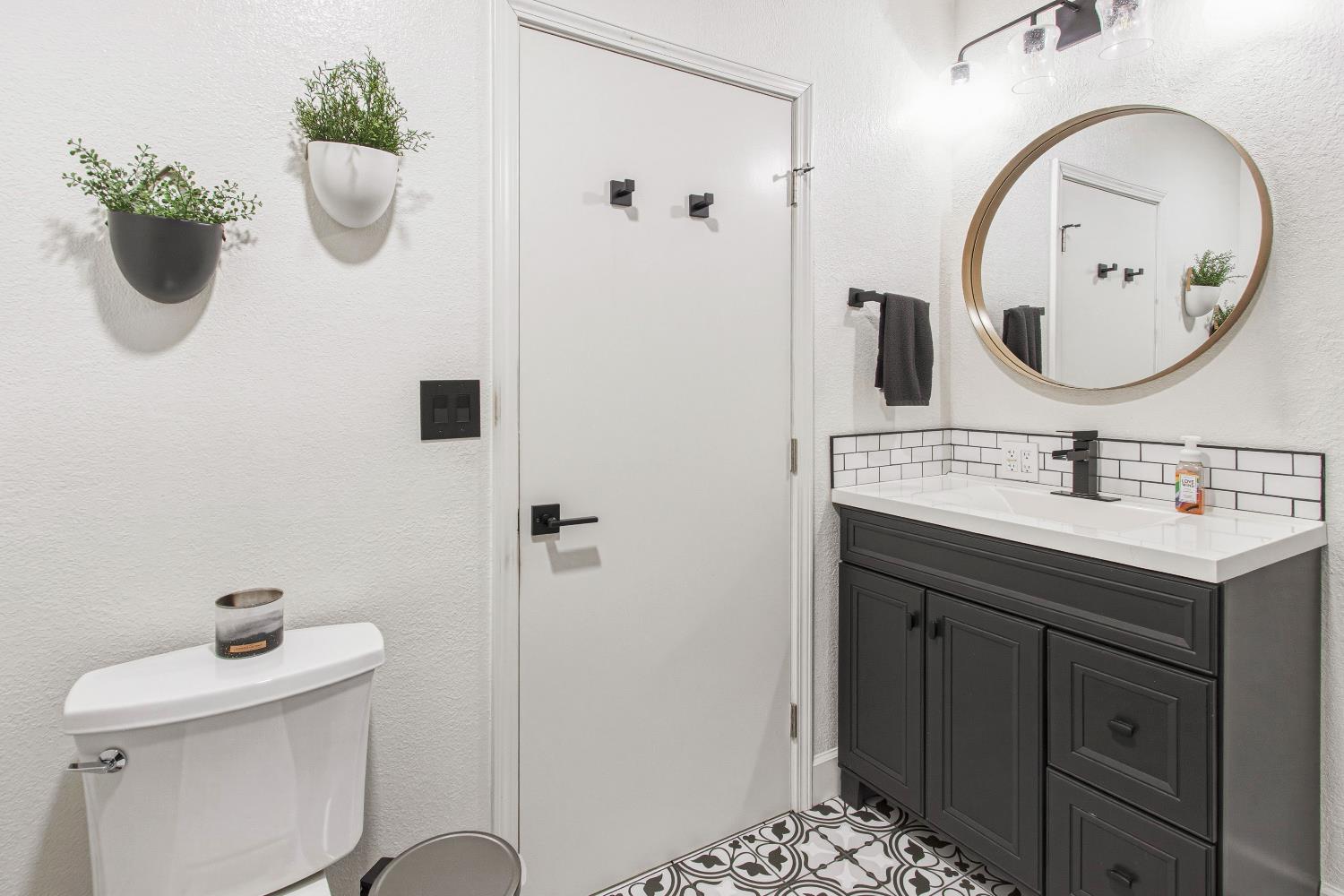 1908 Chelwood, Modesto, CA 95355