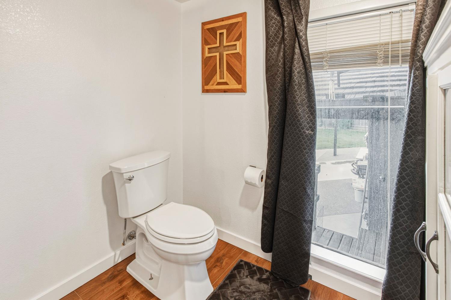 1908 Chelwood, Modesto, CA 95355