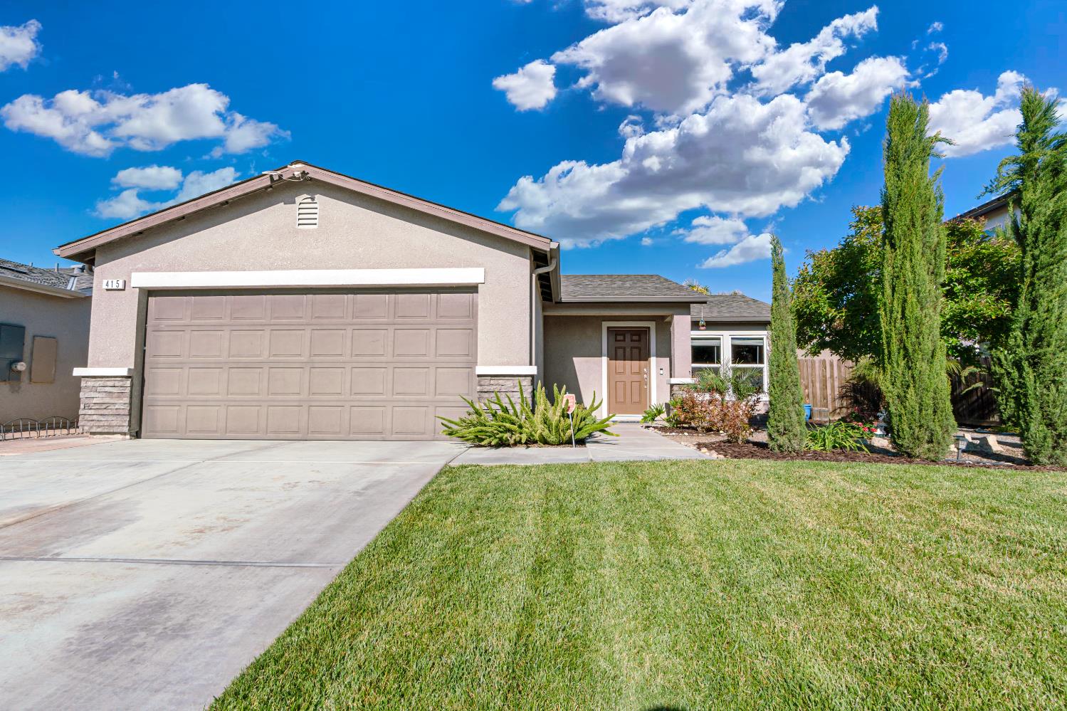 415 Morena Dr, Los Banos, CA 93635