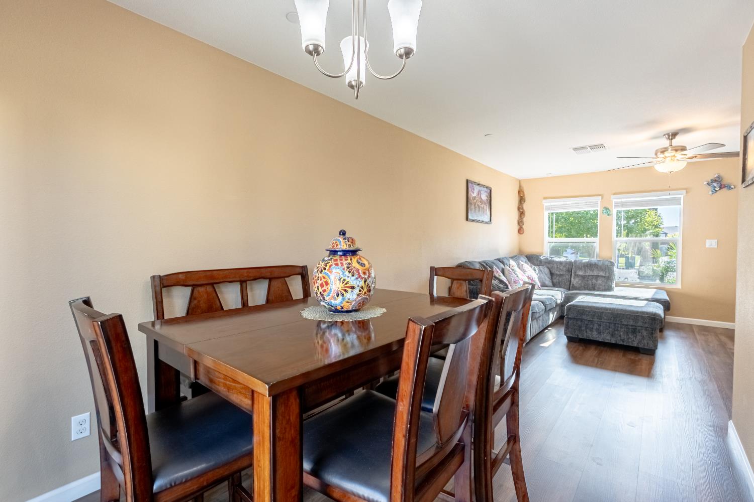 415 Morena Dr, Los Banos, CA 93635