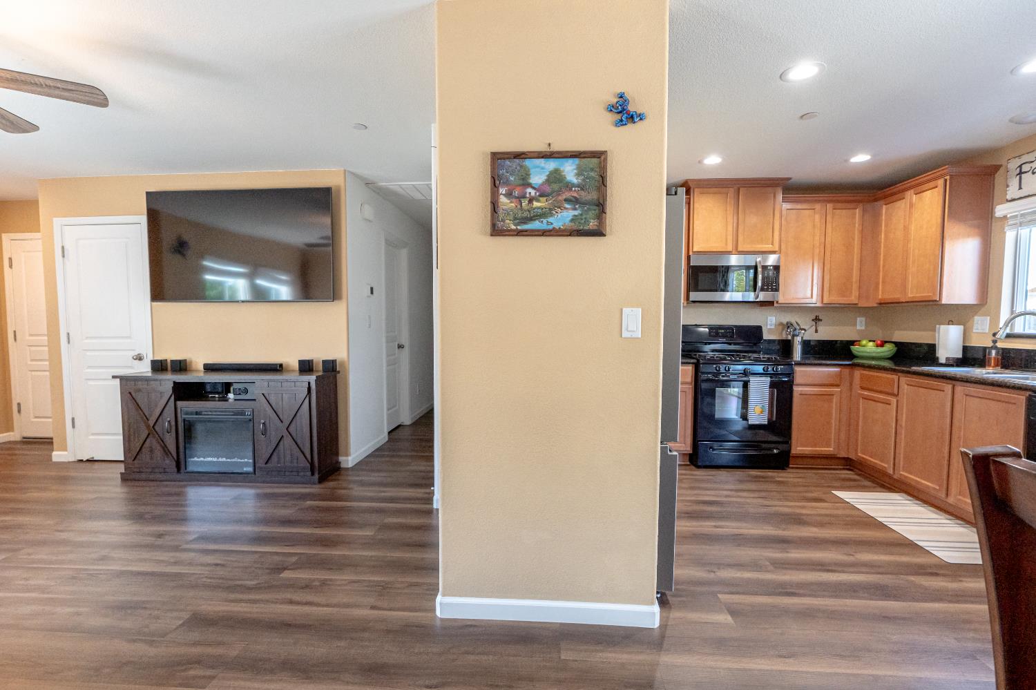 415 Morena Dr, Los Banos, CA 93635