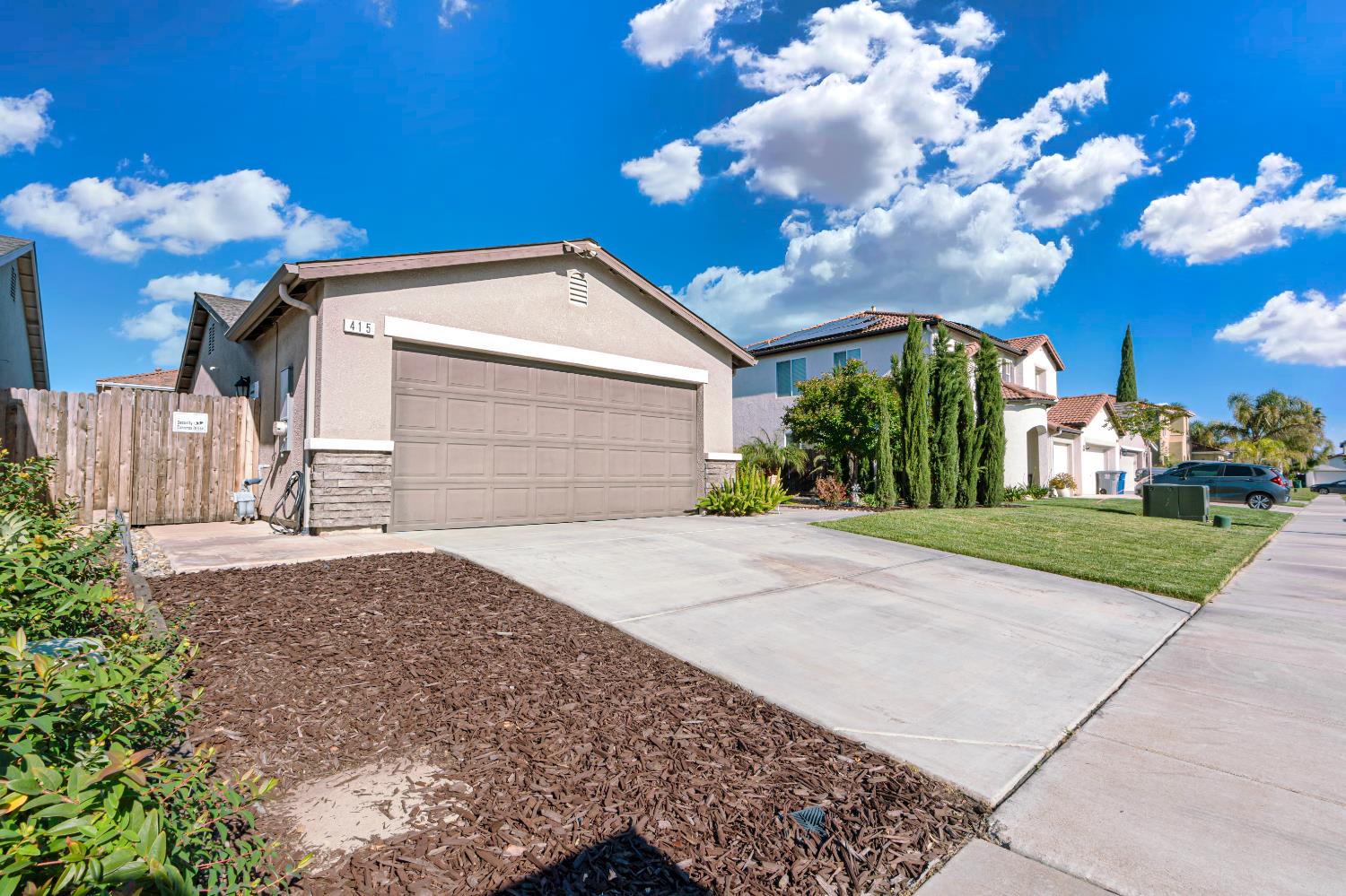 415 Morena Dr, Los Banos, CA 93635