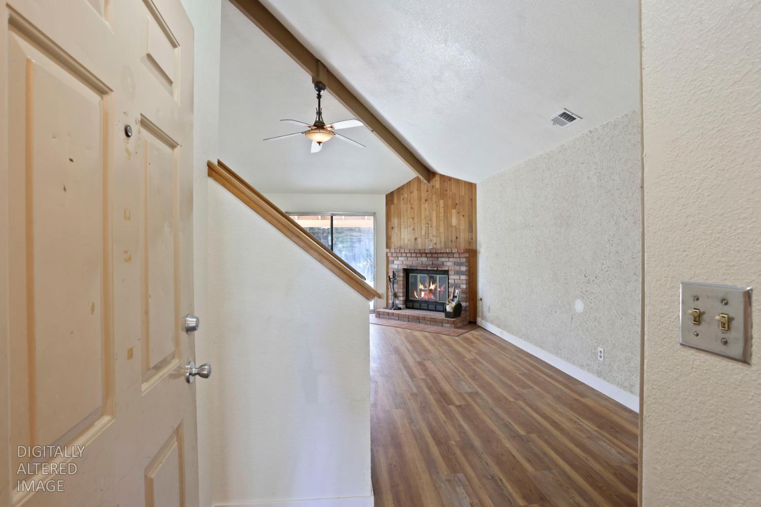 1204 Dezzani Ln, Modesto, CA 95358