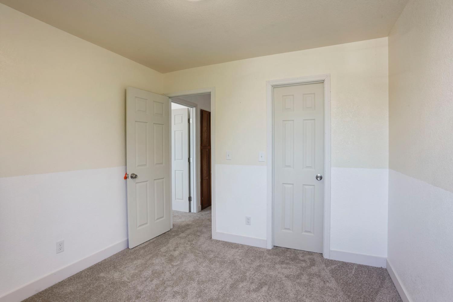 1204 Dezzani Ln, Modesto, CA 95358