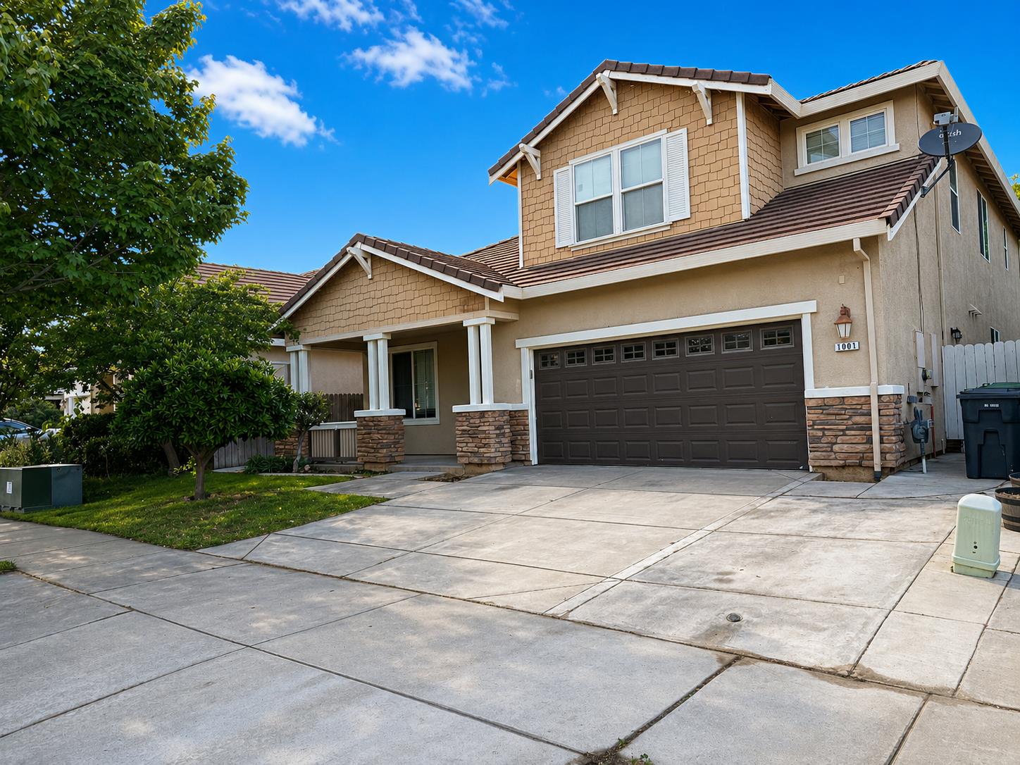 1001 La Paloma St, Turlock, CA 95382