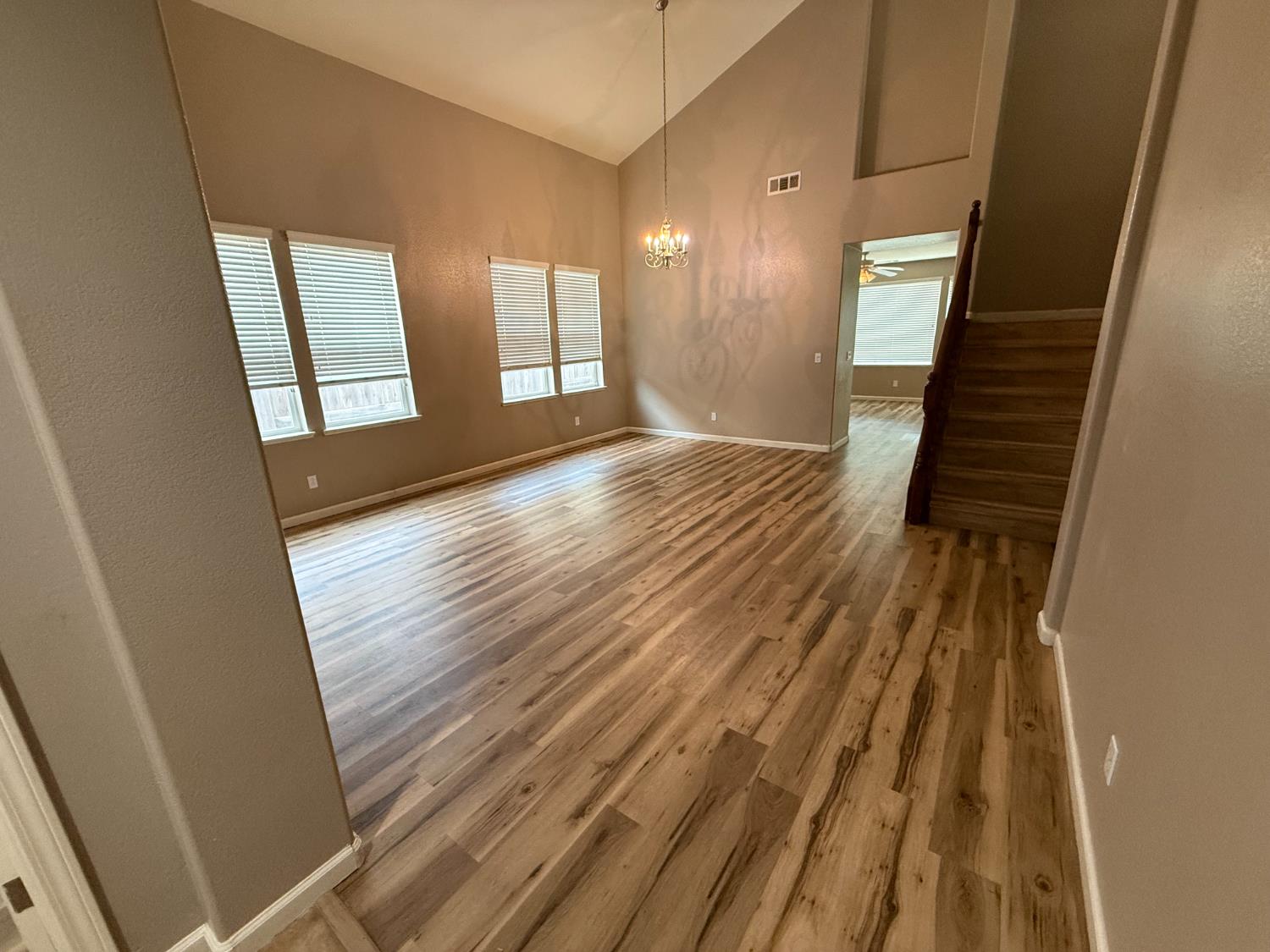 1001 La Paloma St, Turlock, CA 95382