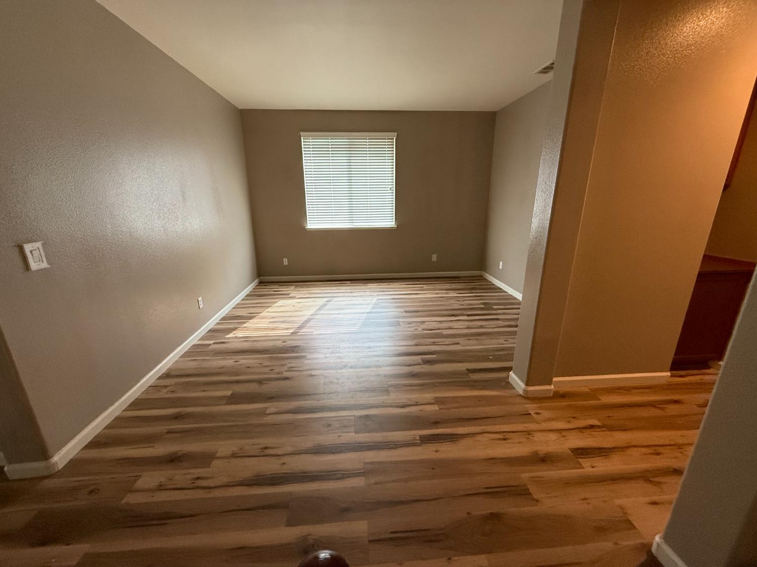 1001 La Paloma St, Turlock, CA 95382