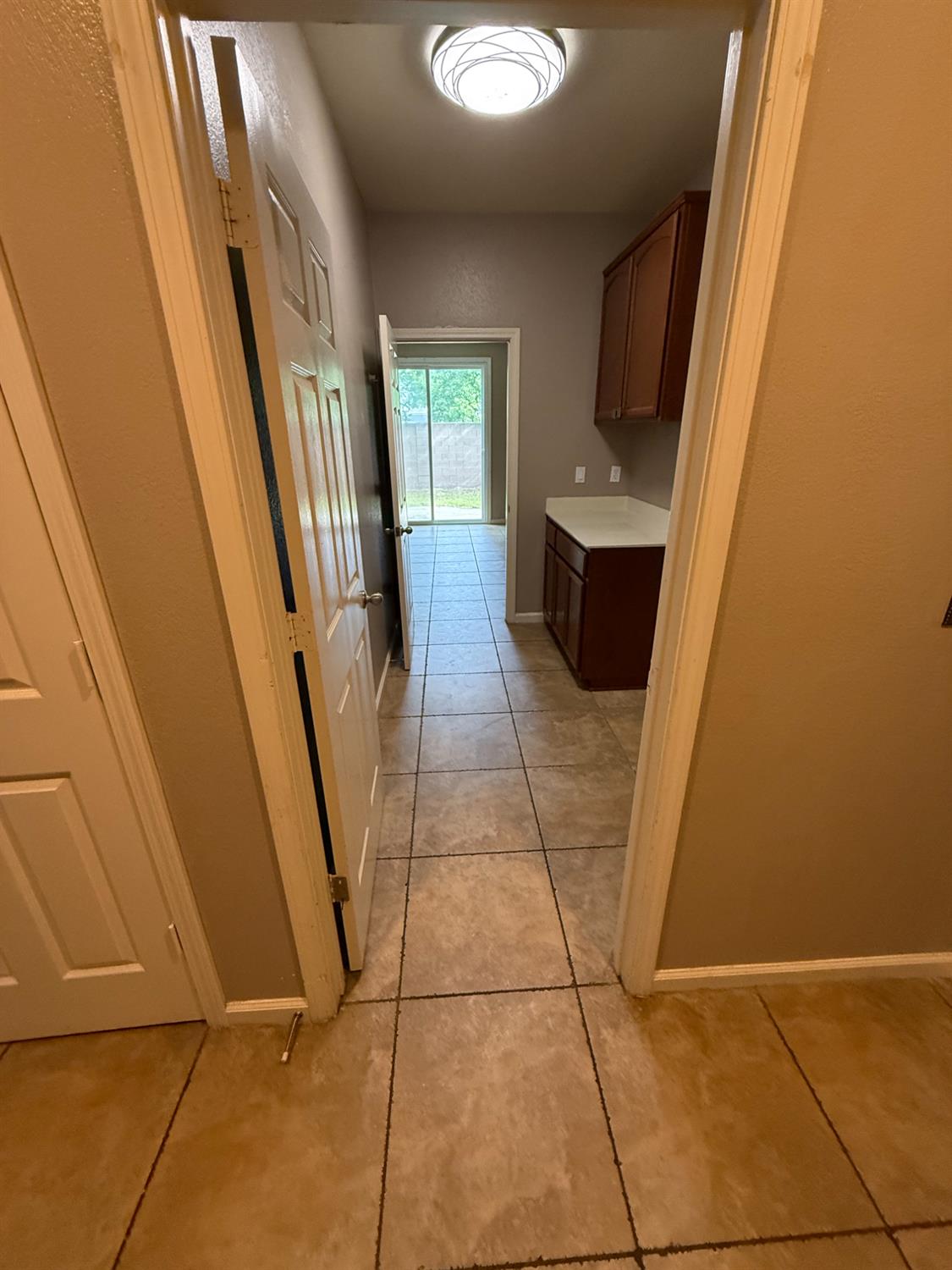 1001 La Paloma St, Turlock, CA 95382